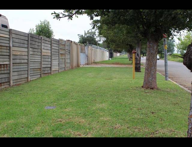 4 BEDROOM PROPERTY TO RENT IN SELECTION PARK